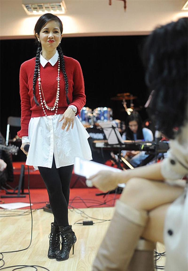 4 ngôi sao mãi không muốn rời bảng xếp hạng mặc xấu!