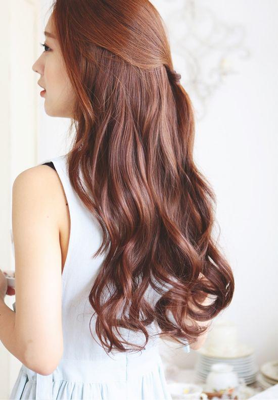 Nhẹ nhàng, nữ tính cùng màu tóc nâu hạt dẻ để ghi điểm tuyệt đối trong mắt chàng!