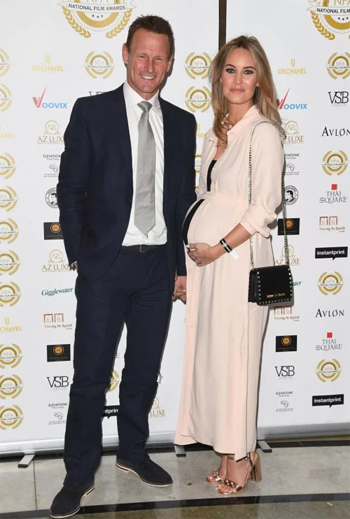 Cựu sao Man Utd chuẩn bị làm bố ở tuổi 52