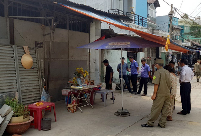 Cảnh sát trở lại hiện trường vụ thảm sát 5 người ở Sài Gòn