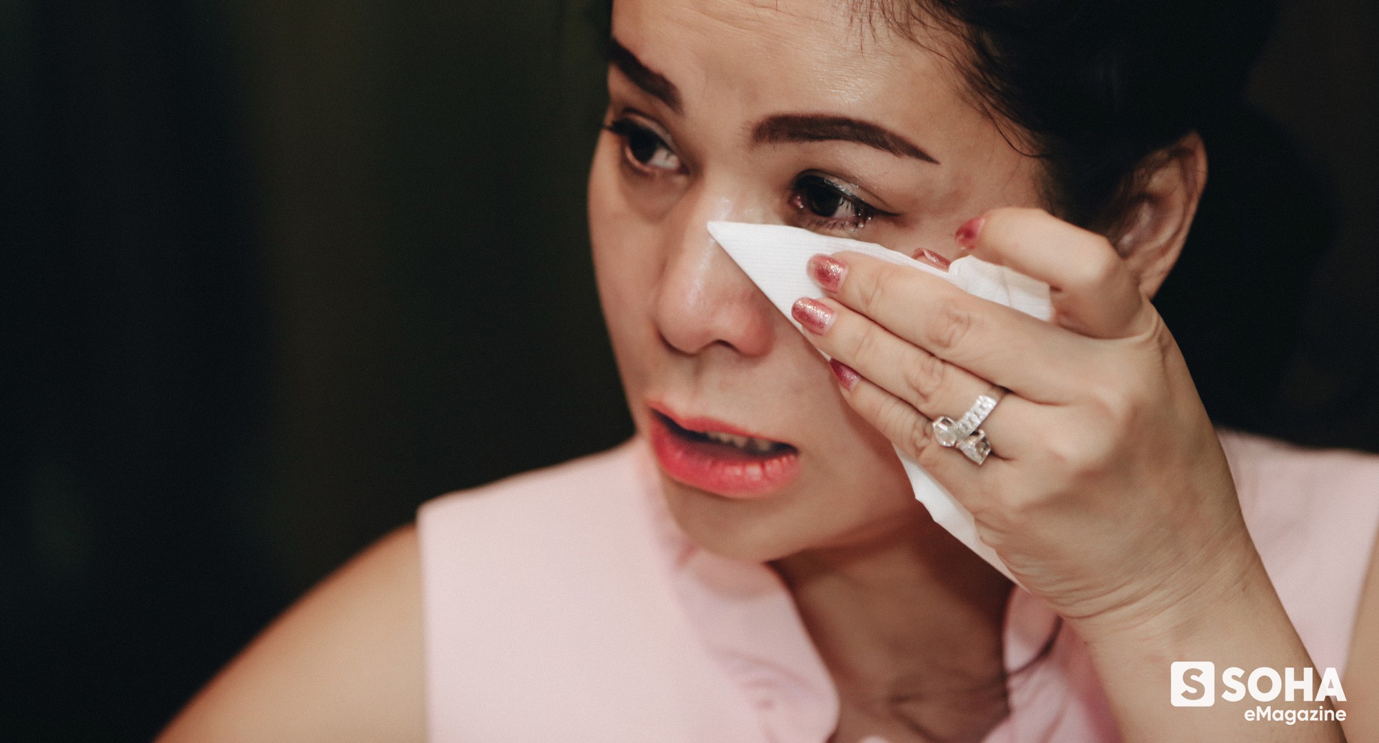 Vợ vua cà phê Trung Nguyên: Tôi và các con luôn chờ anh ấy quay về, kể cả khi trắng tay.... Vợ vua cà phê Trung Nguyên: Tôi và các con luôn chờ anh ấy quay về, kể cả khi trắng tay....