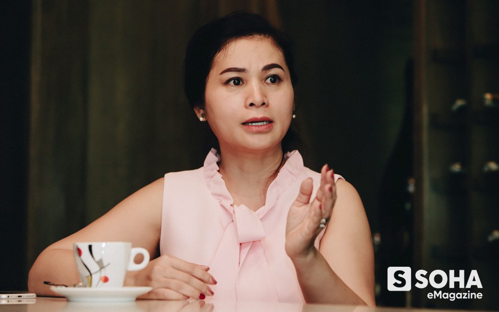 Vợ vua cà phê Trung Nguyên: Tôi và các con luôn chờ anh ấy quay về, kể cả khi trắng tay.... Vợ vua cà phê Trung Nguyên: Tôi và các con luôn chờ anh ấy quay về, kể cả khi trắng tay....