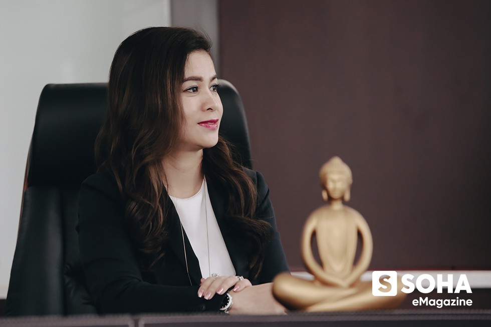 Vợ vua cà phê Trung Nguyên: Tôi và các con luôn chờ anh ấy quay về, kể cả khi trắng tay.... Vợ vua cà phê Trung Nguyên: Tôi và các con luôn chờ anh ấy quay về, kể cả khi trắng tay....