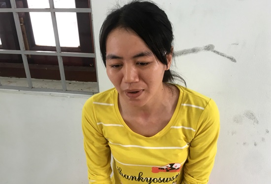 Vợ cùng nhân tình đặt bẫy khiến chồng tháo chạy giữa ban ngày