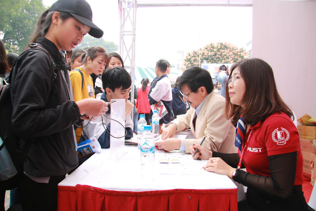 Bộ GD- ĐT công bố đường dây nóng phục vụ thi và tuyển sinh 2018