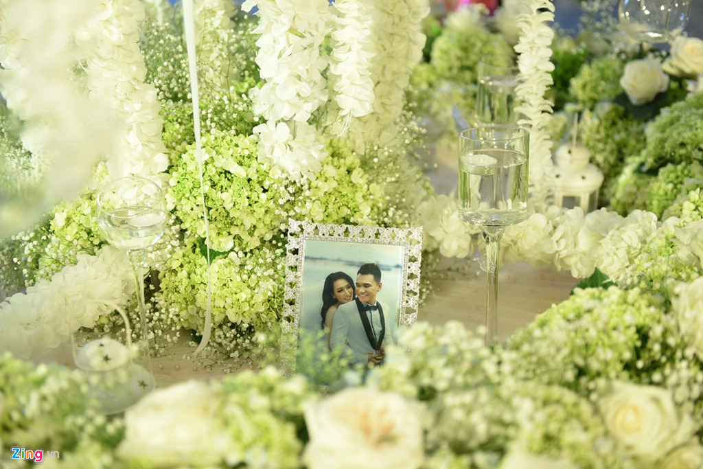 Tiệc cưới lãng mạn của Khắc Việt và vợ DJ