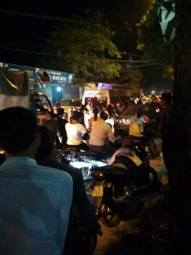 Dân mạng hốt hoảng với hình ảnh lễ hội Hoa đăng Tây Thiên thất thủ