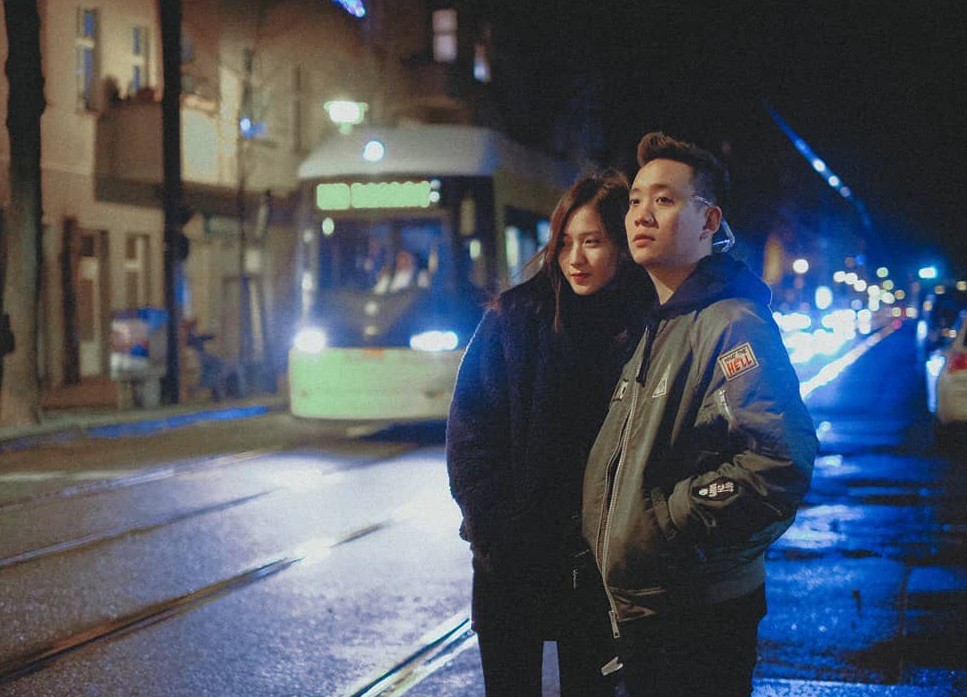 Trong lúc người ta nghi ngờ vào tình cảm showbiz thì những hot girl này cứ bền bỉ chứng minh: Yêu là cưới!