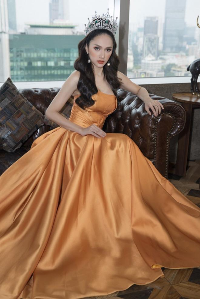 Nhiếp ảnh gia nổi tiếng showbiz Việt tố Hoa hậu Hương Giang vô ơn sau khi đăng quang?