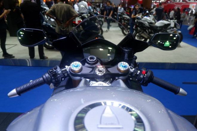 Mê mẩn Aprilia RSV4 giá gần tỷ đồng đẹp tuyệt vời