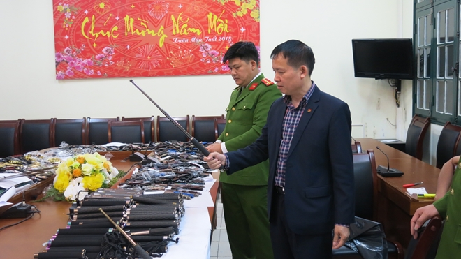 Lên facebook bán công cụ hỗ trợ, ship tận tay người mua