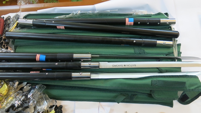 Lên facebook bán công cụ hỗ trợ, ship tận tay người mua