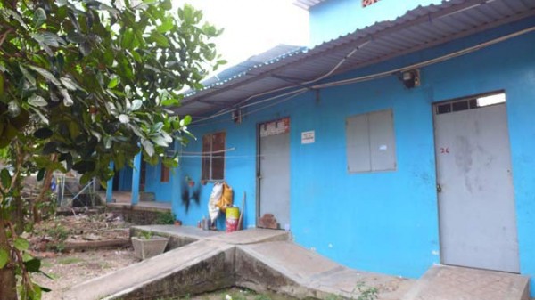 Vụ cháu bé nghi bị ‘người tình của mẹ’ đánh tử vong: Mẹ ruột thản nhiên cắn hạt dưa, cười nói trong đám tang con trai?