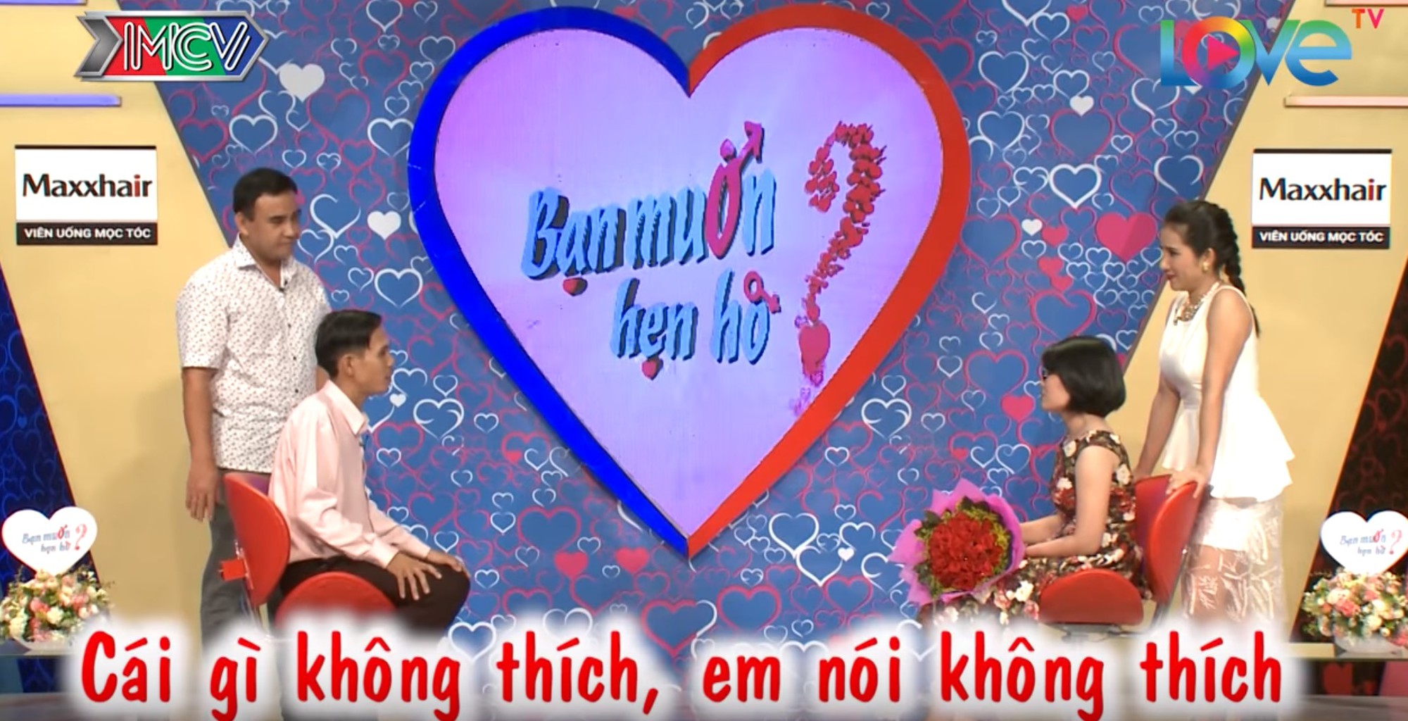 Vừa thấy cô gái sau tấm rèm BMHH, chàng trai quay ngoắt 180 độ: Mình không hợp nhau, làm bạn thôi!
