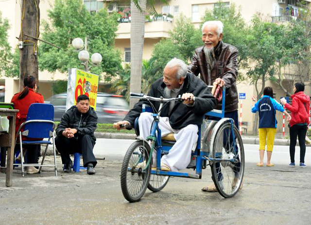 Xâm hại người khuyết tật bị phạt đến 10 triệu đồng