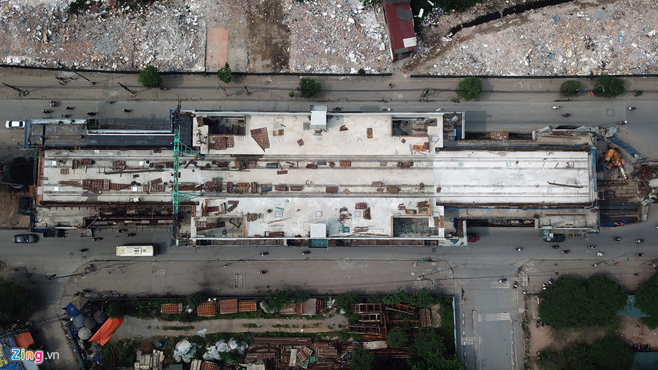 Cảnh quan mới lạ hai bên tuyến metro đầu tiên của Hà Nội
