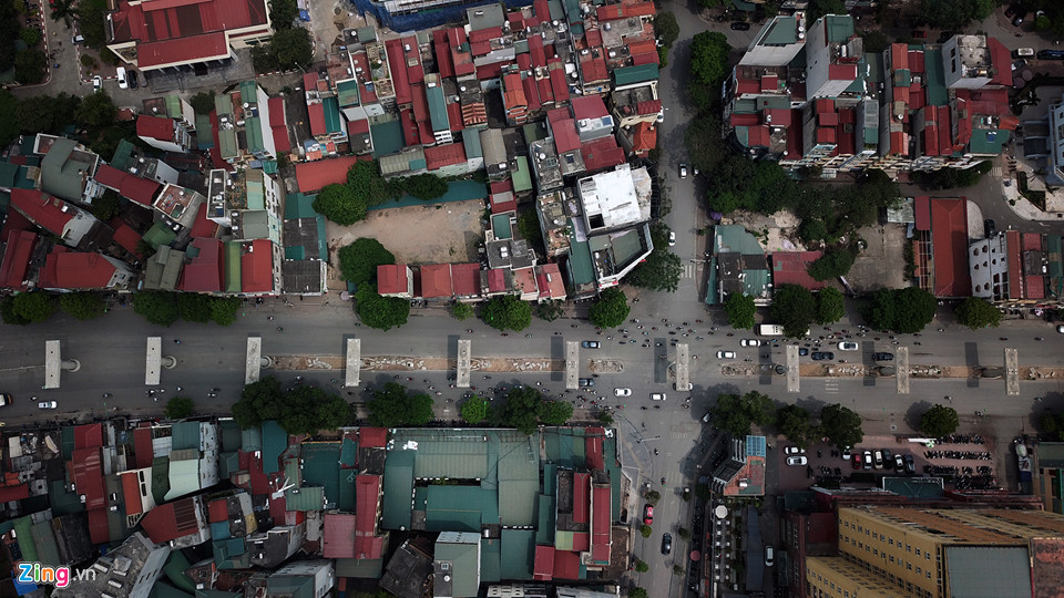 Cảnh quan mới lạ hai bên tuyến metro đầu tiên của Hà Nội