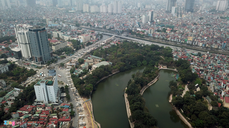 Cảnh quan mới lạ hai bên tuyến metro đầu tiên của Hà Nội