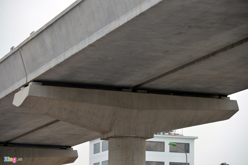 Cảnh quan mới lạ hai bên tuyến metro đầu tiên của Hà Nội