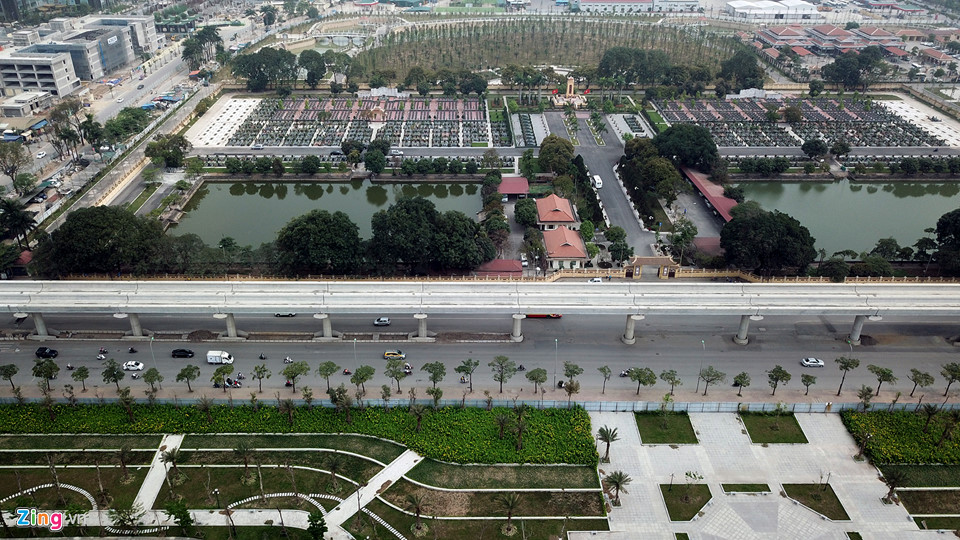 Cảnh quan mới lạ hai bên tuyến metro đầu tiên của Hà Nội