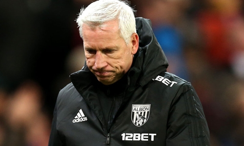 Ngoại hạng Anh có HLV thứ 10 mất việc