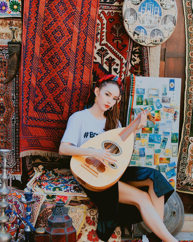 Vừa mới vào hè, sao Việt đã có cả loạt gợi ý mix đồ hay ho với áo phông để bạn áp dụng