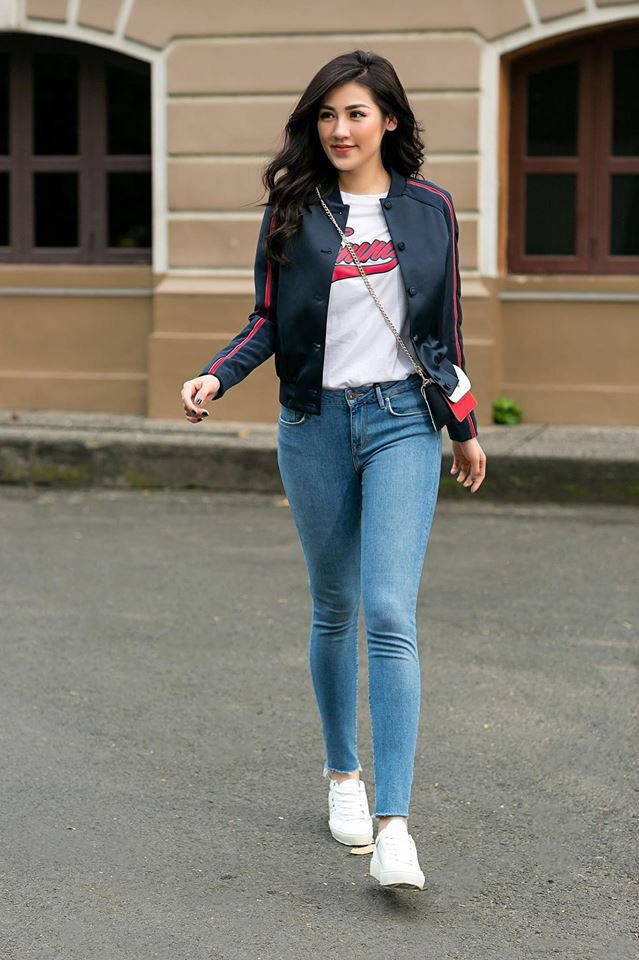 Vừa mới vào hè, sao Việt đã có cả loạt gợi ý mix đồ hay ho với áo phông để bạn áp dụng