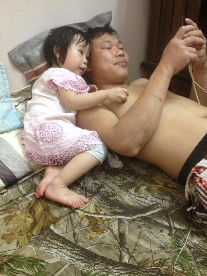 Tổng tập những khoảnh khắc đáng yêu của bố và con khiến mẹ nào nhìn vào cũng tan chảy