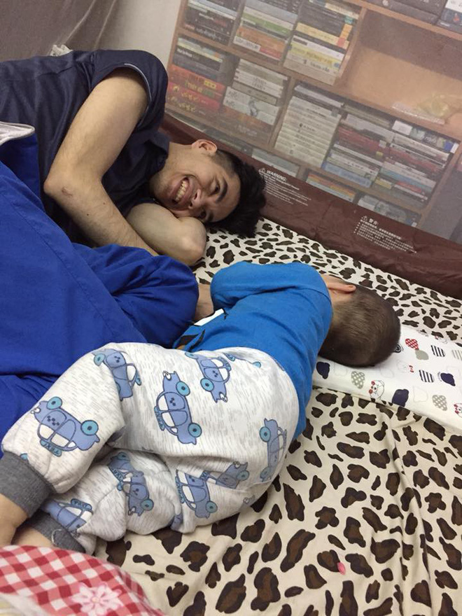 Tổng tập những khoảnh khắc đáng yêu của bố và con khiến mẹ nào nhìn vào cũng tan chảy