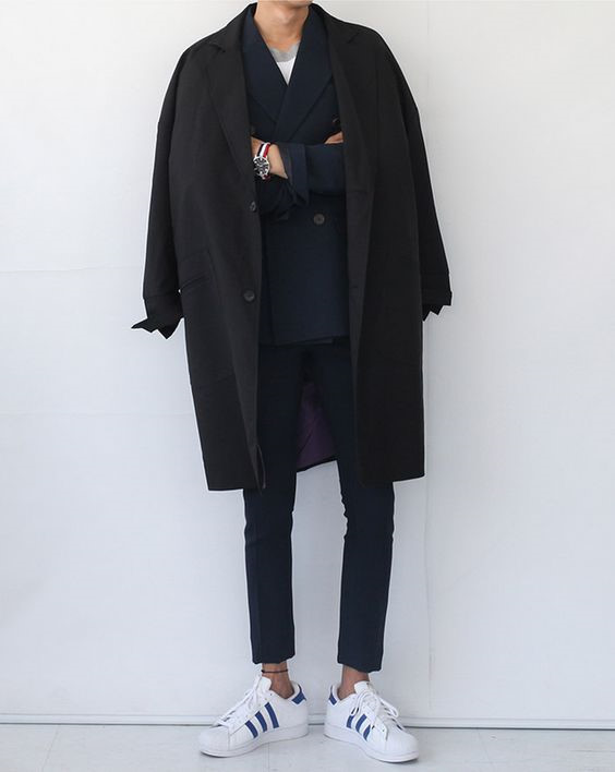 Với giày sneakers, nam giới có thể phối đồ như thế nào?