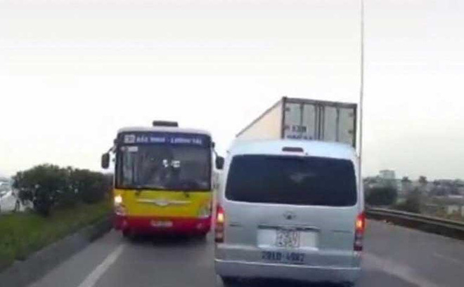 Tước bằng lái tài xế xe buýt đi ngược chiều trên QL Tước bằng lái tài xế xe buýt đi ngược chiều trên QL