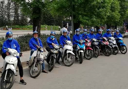 Uber tháo chạy, nhiều hãng xe công nghệ tăng tốc quyết đấu với Grab