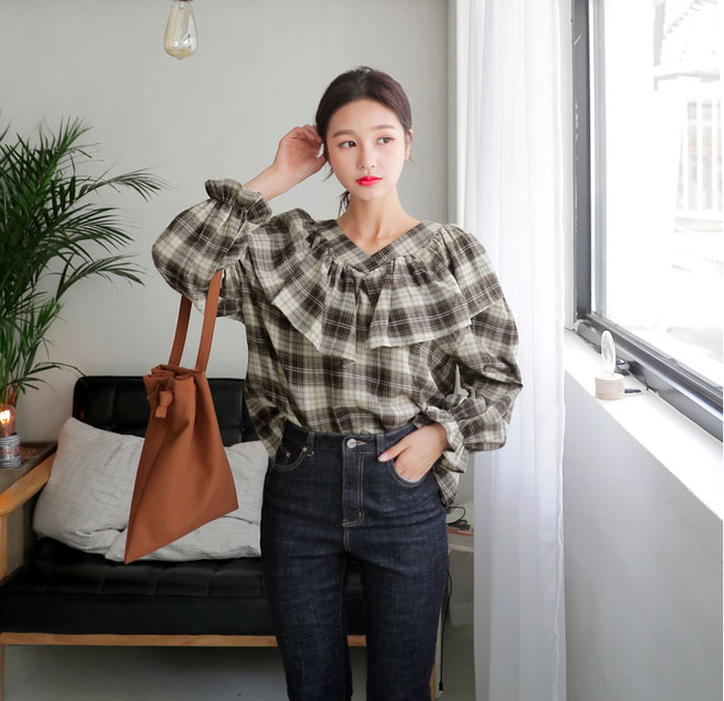 Mốt mới công sở: Áo sơmi bây giờ cứ phải bo gấu, tay phồng mới đúng điệu Mốt mới công sở: Áo sơmi bây giờ cứ phải bo gấu, tay phồng mới đúng điệu