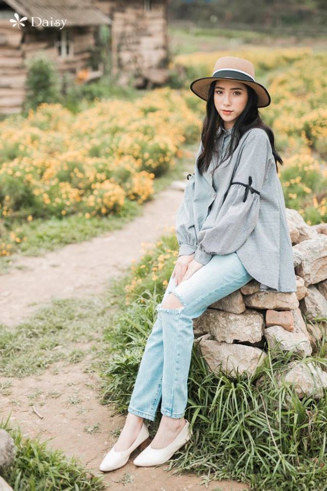 Mốt mới công sở: Áo sơmi bây giờ cứ phải bo gấu, tay phồng mới đúng điệu