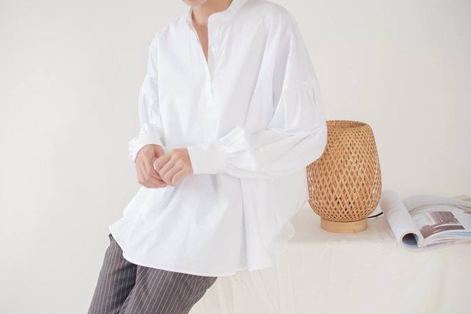 Mốt mới công sở: Áo sơmi bây giờ cứ phải bo gấu, tay phồng mới đúng điệu