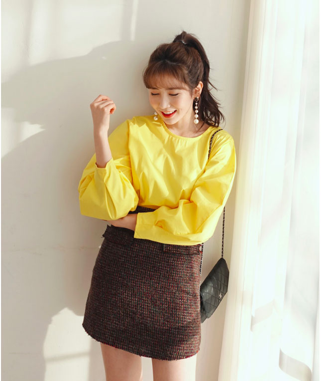 Mốt mới công sở: Áo sơmi bây giờ cứ phải bo gấu, tay phồng mới đúng điệu Mốt mới công sở: Áo sơmi bây giờ cứ phải bo gấu, tay phồng mới đúng điệu