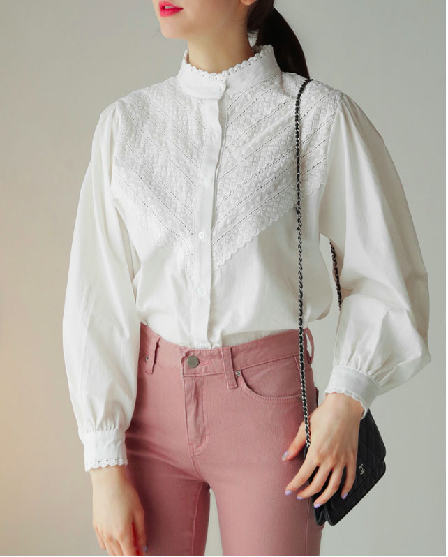 Mốt mới công sở: Áo sơmi bây giờ cứ phải bo gấu, tay phồng mới đúng điệu