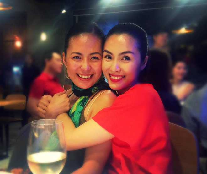 Chân dung bồ câu Bùi Việt Hà, mảnh ghép xinh đẹp trong hội bạn thân 10 năm có lẻ của Tăng Thanh Hà