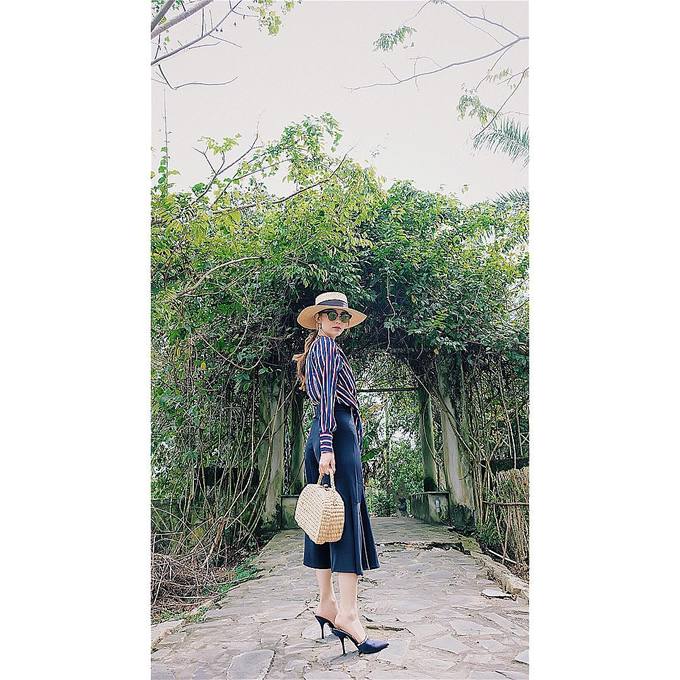 Diện váy áo họa tiết kẻ sành điệu như các tín đồ thời trang