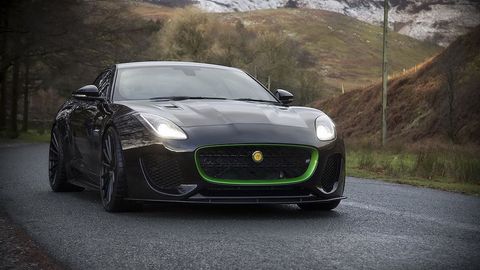 Sức mạnh 'quỷ dữ' của chiếc xe độ Lister Thunder Sức mạnh 'quỷ dữ' của chiếc xe độ Lister Thunder