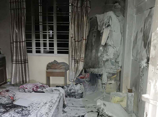 Cháy nhà ba tầng, bốn người trong gia đình bỏng nặng