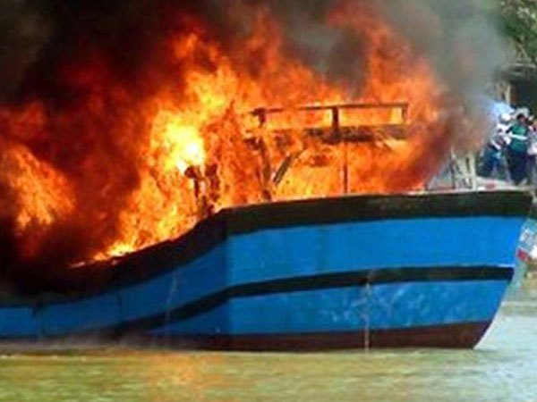 Cà Mau: Cháy tàu cá trên biển, thiệt hại hơn 2 tỷ đồng