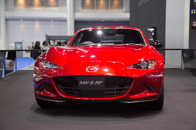 Ngắm chi tiết chiếc Mazda MX-5 RF mui trần giá 2,1 tỷ đồng Ngắm chi tiết chiếc Mazda MX-5 RF mui trần giá 2,1 tỷ đồng