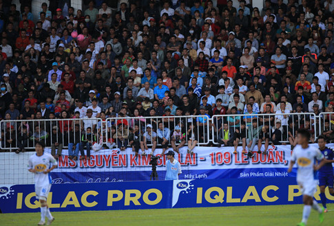 Sân Hàng Đẫy ế vé trận nội chiến U.23 Việt Nam