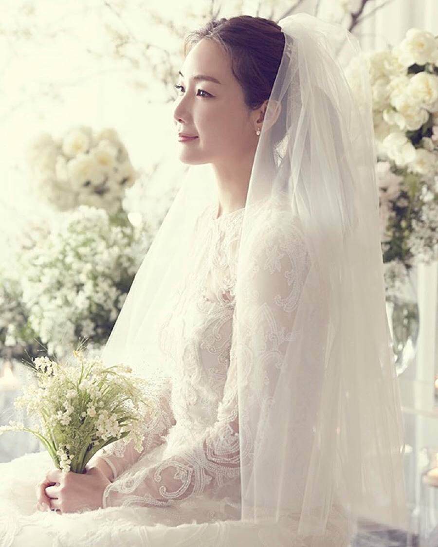 Chị Đại Kbiz lần lượt kết hôn: Hạnh phúc tắc đường đến muộn chút thôi!