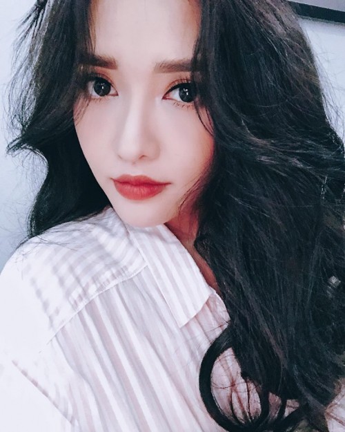 Đáng yêu như mẹ Bích Phương: Con gái đăng ảnh sống ảo liền troll ngay lập tức Đáng yêu như mẹ Bích Phương: Con gái đăng ảnh sống ảo liền troll ngay lập tức