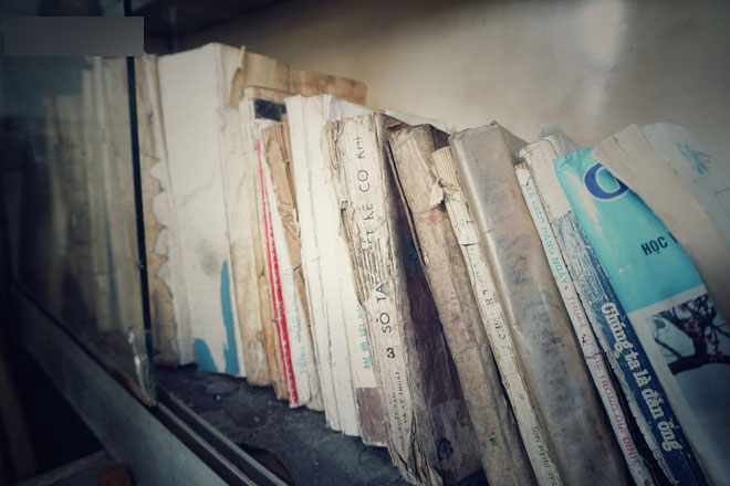 Cụ bà 73 tuổi trích lương hưu làm quầy sách báo miễn phí giữa Hà Nội: Từ lúc mở đến nay, ngày nào cũng nhận được quà