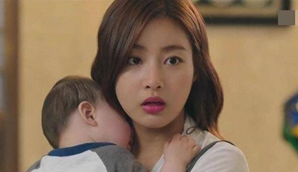 Tôi sống hèn và rơi vào cảnh khốn cùng đến mức cái áo rách cũng không được mang theo khi bước ra khỏi nhà chồng giàu có