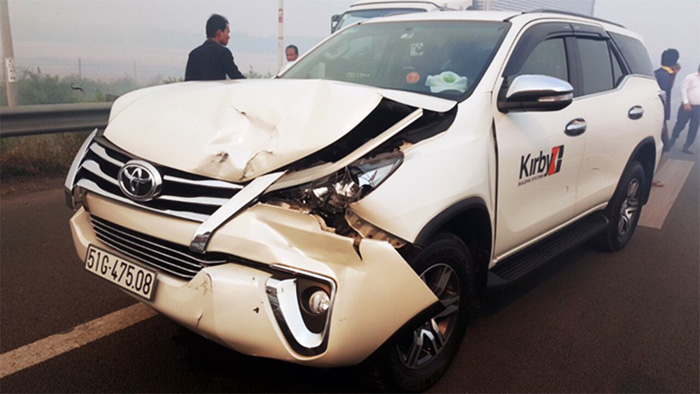 Khói mù mịt, tông xe liên hoàn trên cao tốc TP.HCM - Long Thành - Dầu Giây