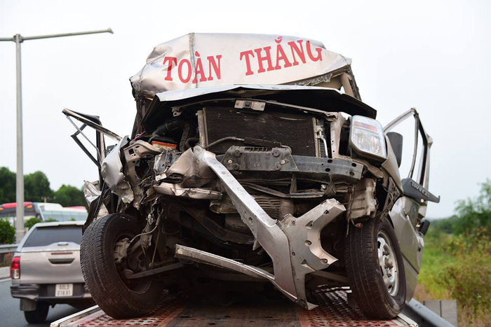 Khói mù mịt, tông xe liên hoàn trên cao tốc TP.HCM - Long Thành - Dầu Giây